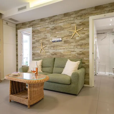 Apartament Relax With Jacuzzi - 3 Min Walk From The